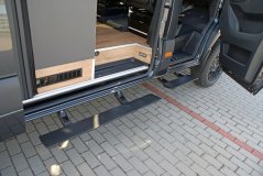 Sada plně automatických schodů pro MB Sprinter (2x přední, 1x boční posuvné dveře)